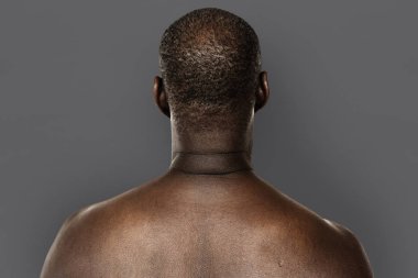 Gömleksiz Afrika adam Studio