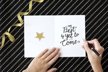 Kadın yazı tebrik kartı