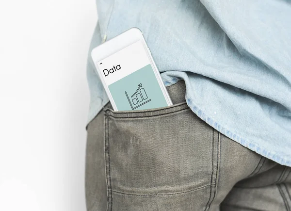 Smartphone en bolsillo de jeans masculinos — Foto de Stock