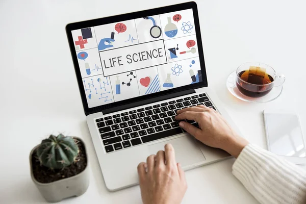 Laptop computer on workplace table — Stock Photo, Image