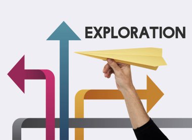  Kağıt Uçak tutan el