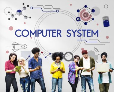 Dijital aygıtlar kullanan insanlar