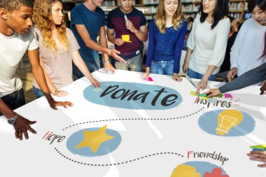 birlikte çalışan öğrenciler