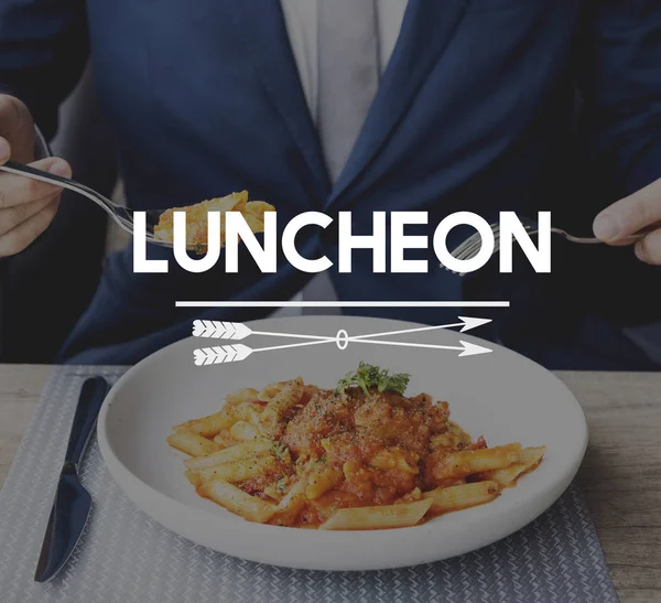 Zakenman na de lunch — Stockfoto