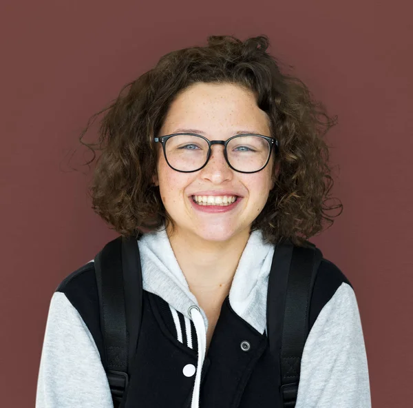 Sorrindo adolescente menina em uniforme — Fotografia de Stock