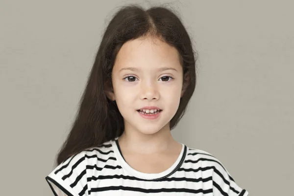 소녀 줄무늬 t-셔츠와 스커트 — 스톡 사진