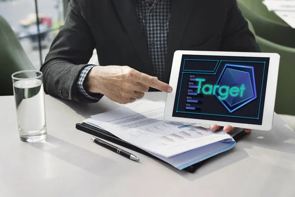 Empresário apontando dedo no tablet digital — Fotografia de Stock