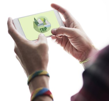 Cep telefonu tutan kadın eller