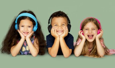 çocuklar müzik kulaklık 