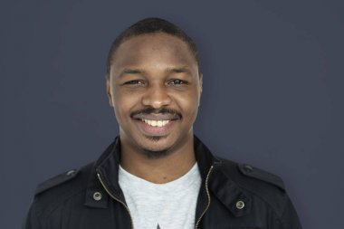 Afrikalı erkek gülümseyen