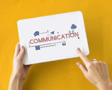 kişi holding dijital tablet