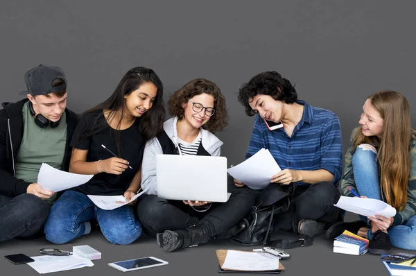 Students Reading Text Book — Stock Photo, Image