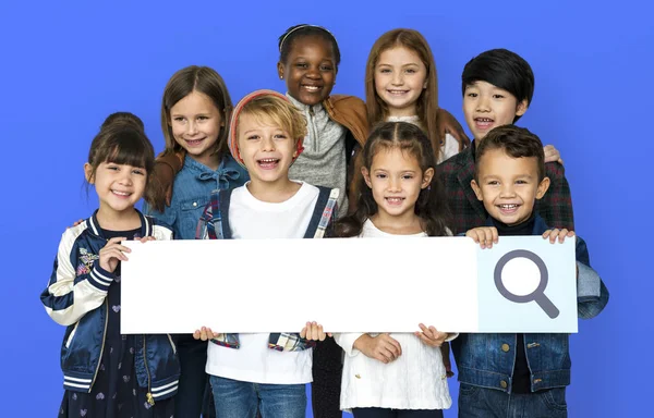 Děti drží rám panelu Hledat — Stock fotografie