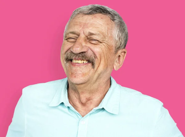 Hombre con bigote sonriendo —  Fotos de Stock