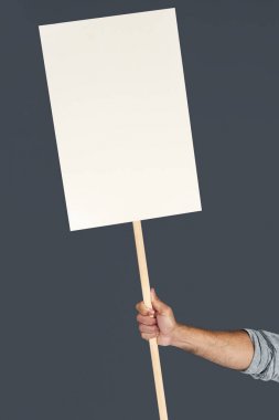 İnsan elini tutarak protesto afiş