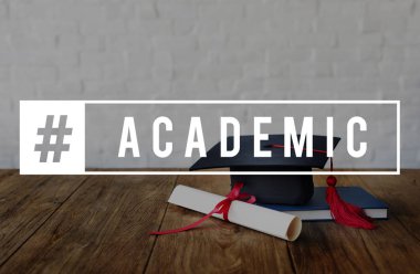 mezuniyet şapkası ve diploması