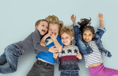 İlköğretim yaş erkek ve kız