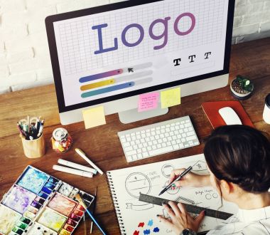 masada çalışan tasarımcı kadın