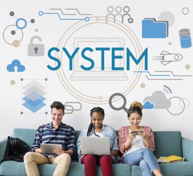 Arkadaşlar dijital cihazlar kullanarak 