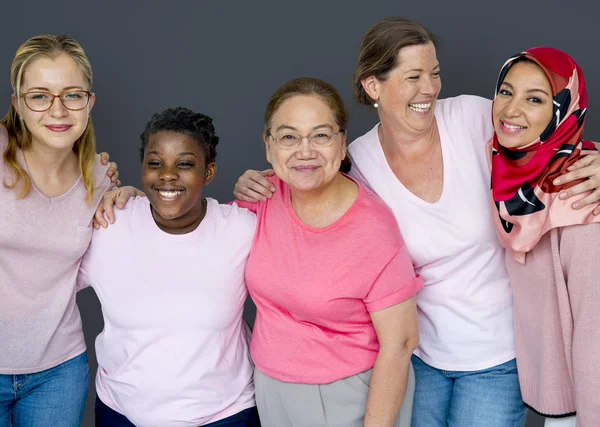 Gruppe multiethnischer Frauen — Stockfoto