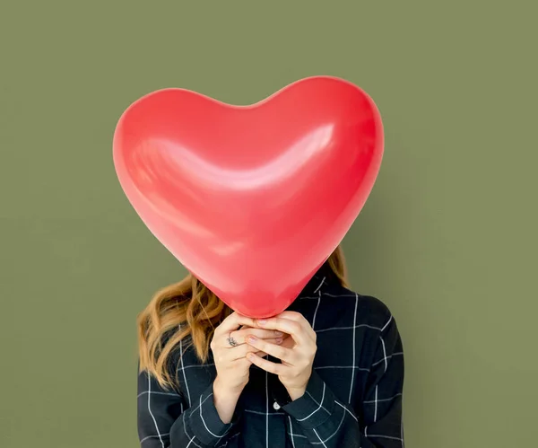 Mujer sosteniendo globo —  Fotos de Stock