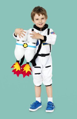 astronot kostüm jetpack ile çocuk