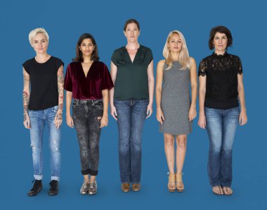 kadın çok ırklı grubu 