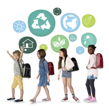 sırt çantaları ile yürüme çocuklar