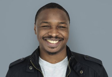 Afrikalı erkek gülümseyen