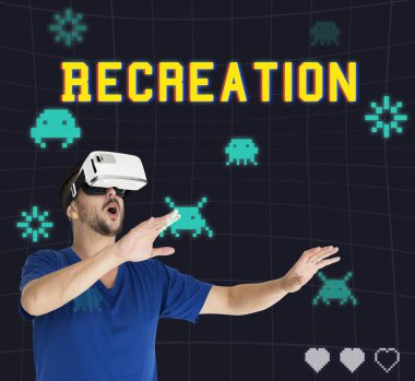 Adam visualiaing gerçeklik Gadget'ı kullanma 