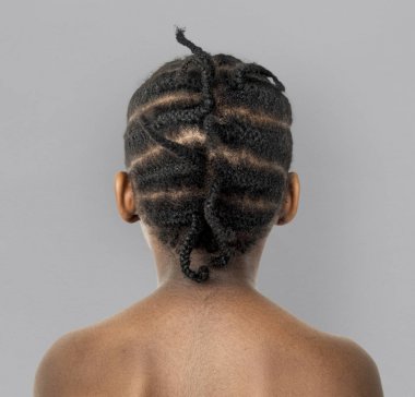 Saç modeli ile Afrikalı Çocuk