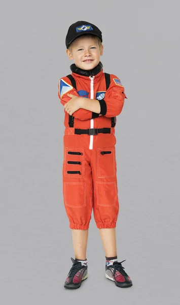 Ragazzino in costume da astronauta — Foto Stock