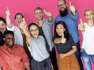 Bir grup insan bir arada