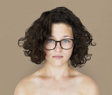 kadın çıplak omuz ile 