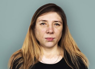 thoughful Olgun kadın