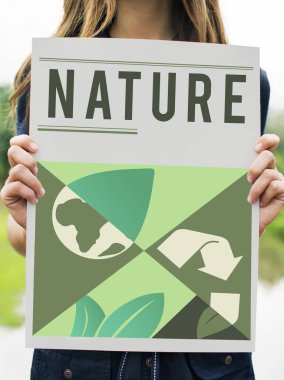 kadın holding tasarlamak 