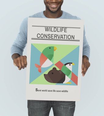 Afrika adam grafik afiş tutarak 