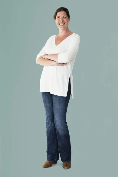 Kvinnan i vit tröja — Stockfoto