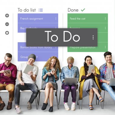 Dijital aygıtlar kullanan insanlar