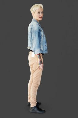 Güzel Sarışın Kadın