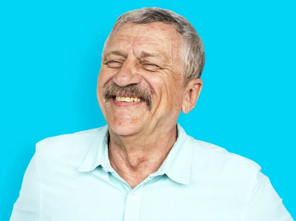 Hombre con bigote sonriendo — Foto de Stock