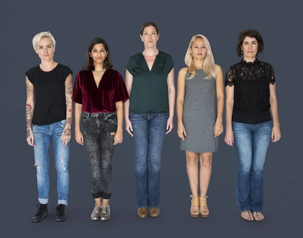 Multietnisk grupp kvinnor — Stockfoto