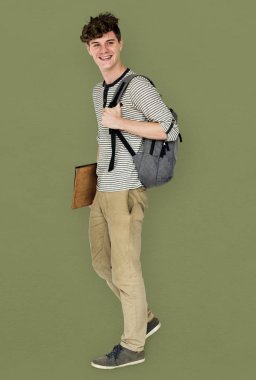 sırt çantası ile erkek öğrenci