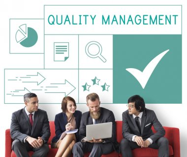 iş adamları resmi elbiseli 