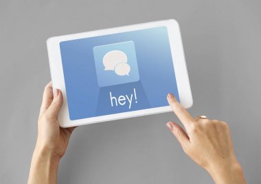 kişi holding dijital tablet