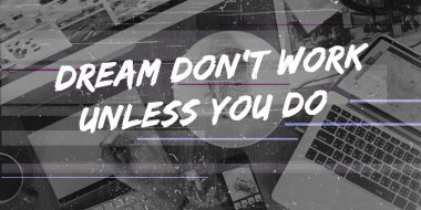 Dizüstü bilgisayar ve diğer öğeleri içeren tablo