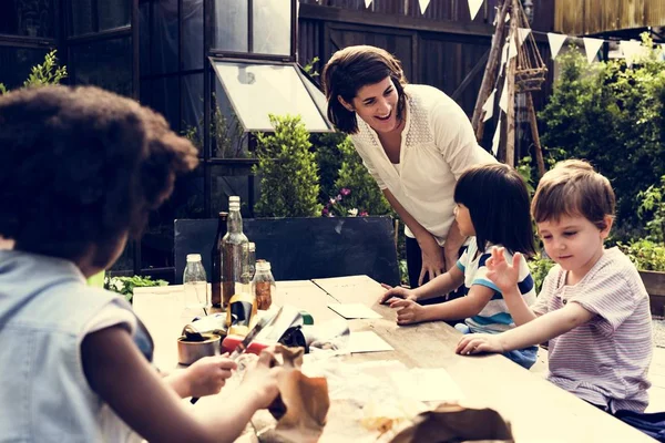 Studenten leren ecologie — Stockfoto