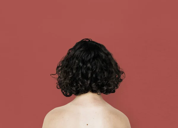 Femme adulte avec dos nu — Photo