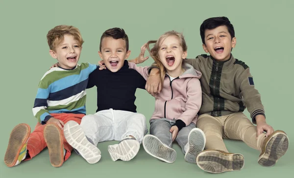 Smiling  Children Sitting on the Floor T — Stock Photo, Image