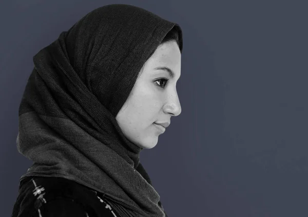 Donna musulmana in studio — Foto Stock